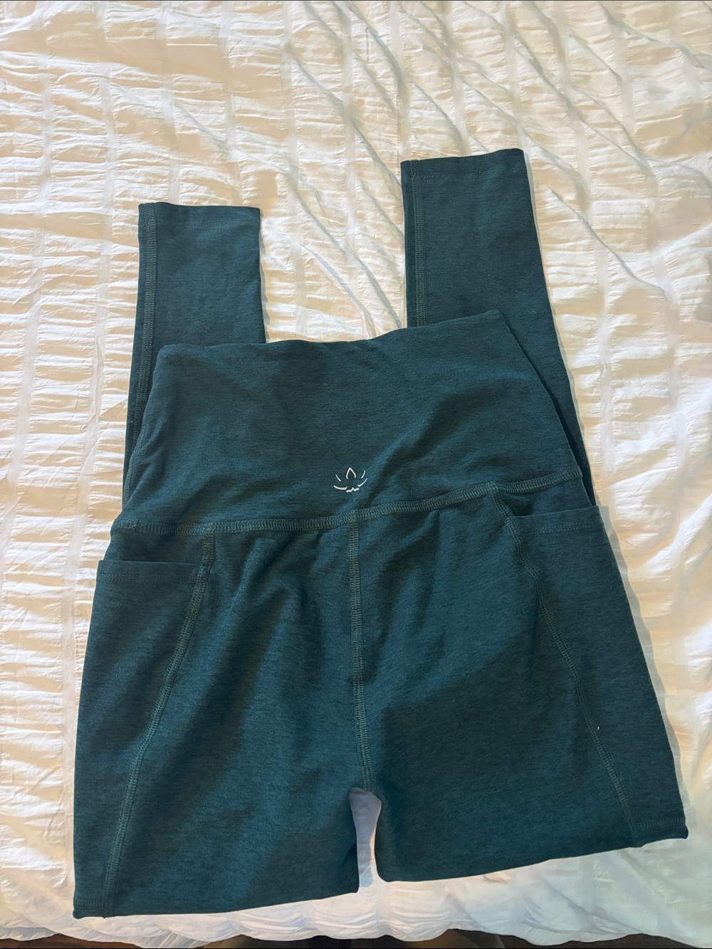 Beyond Yoga High-Waist Green/Teal Leggings with Side Pockets